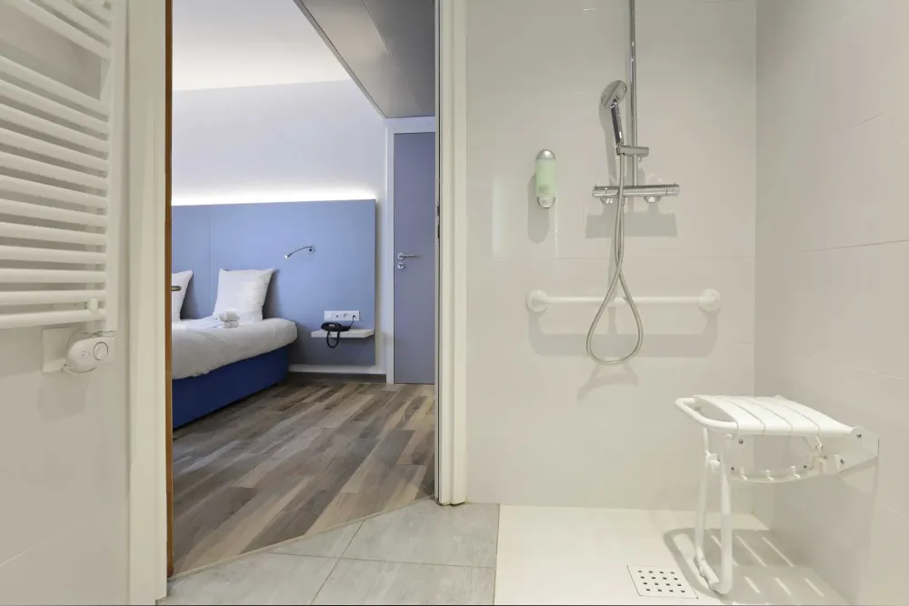 salle de bain pmr
